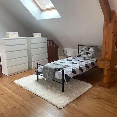 6 Personnes Avec *